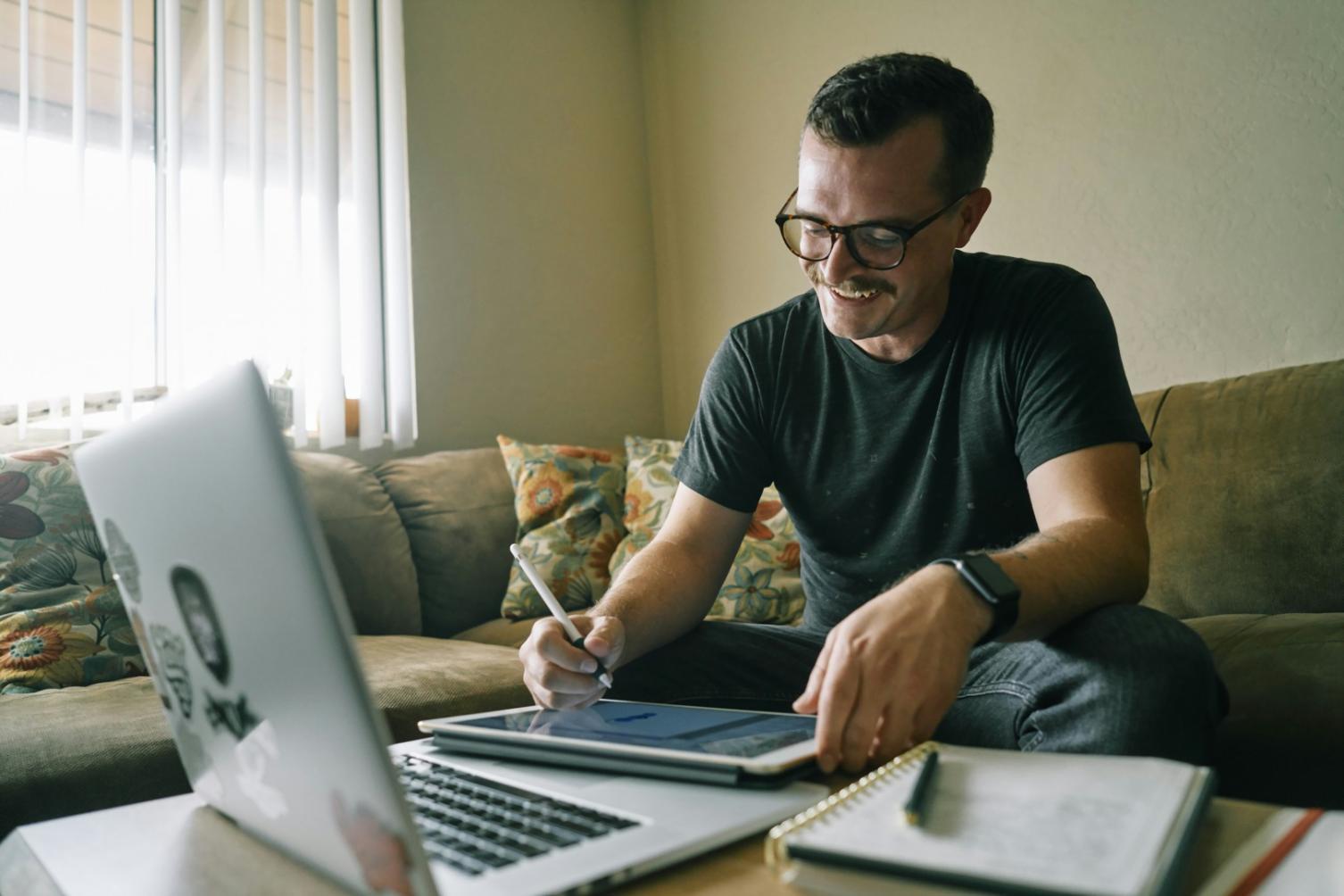 Sesión de mentoría financiera con instructor experto